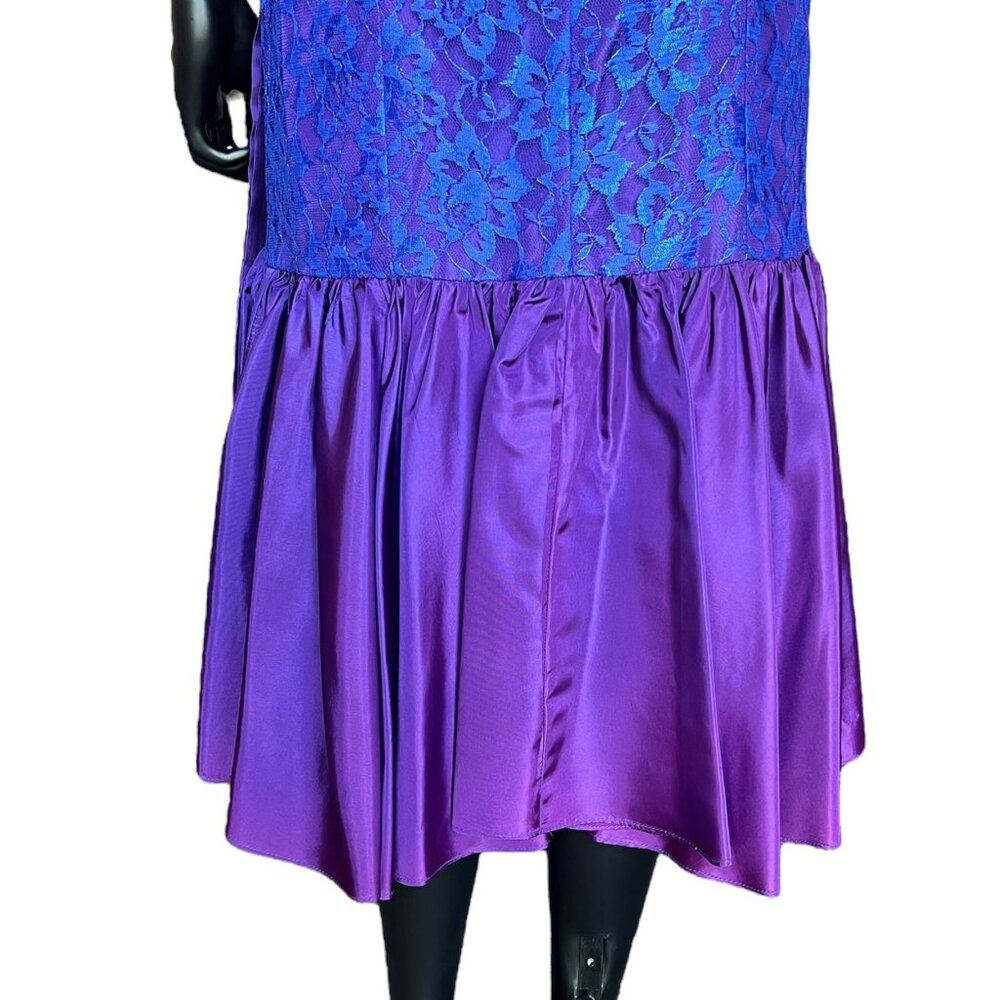 HOMECOMING - Vintage Purple Taffeta and Lace Party Dress - Picture 3 of 7